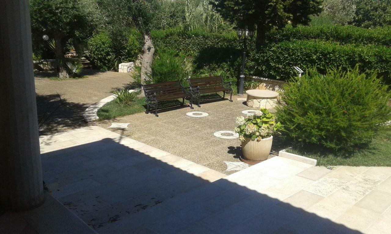 B & B La Mansarda Монополи Экстерьер фото
